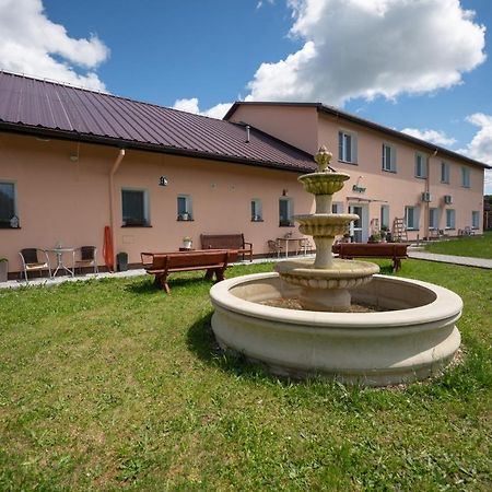 Pension V Lukach Dlouhá Ves Exterior photo